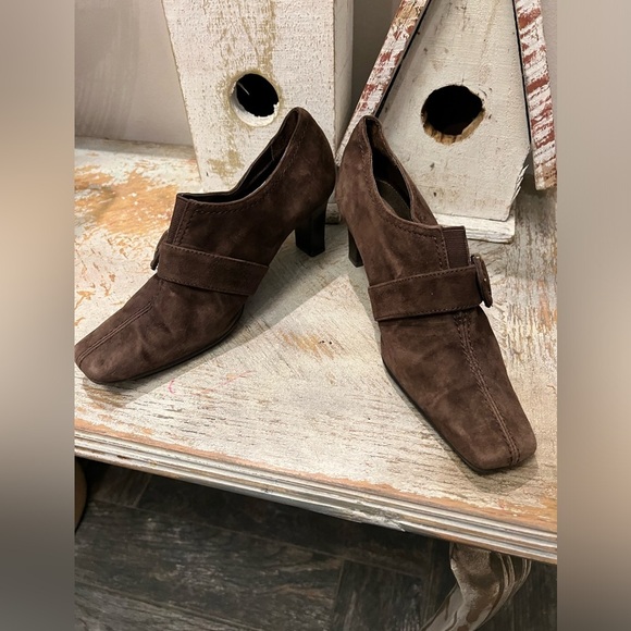 Liz Claiborne Maribel Womens 7 Brown Suede Leather Slip On Heel with Buckle - Picture 5 of 10